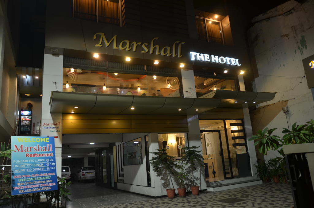 Capital O 978 Marshall The Hotel Ahmedabad Exterior foto