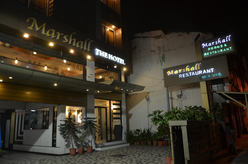 Capital O 978 Marshall The Hotel Ahmedabad Exterior foto