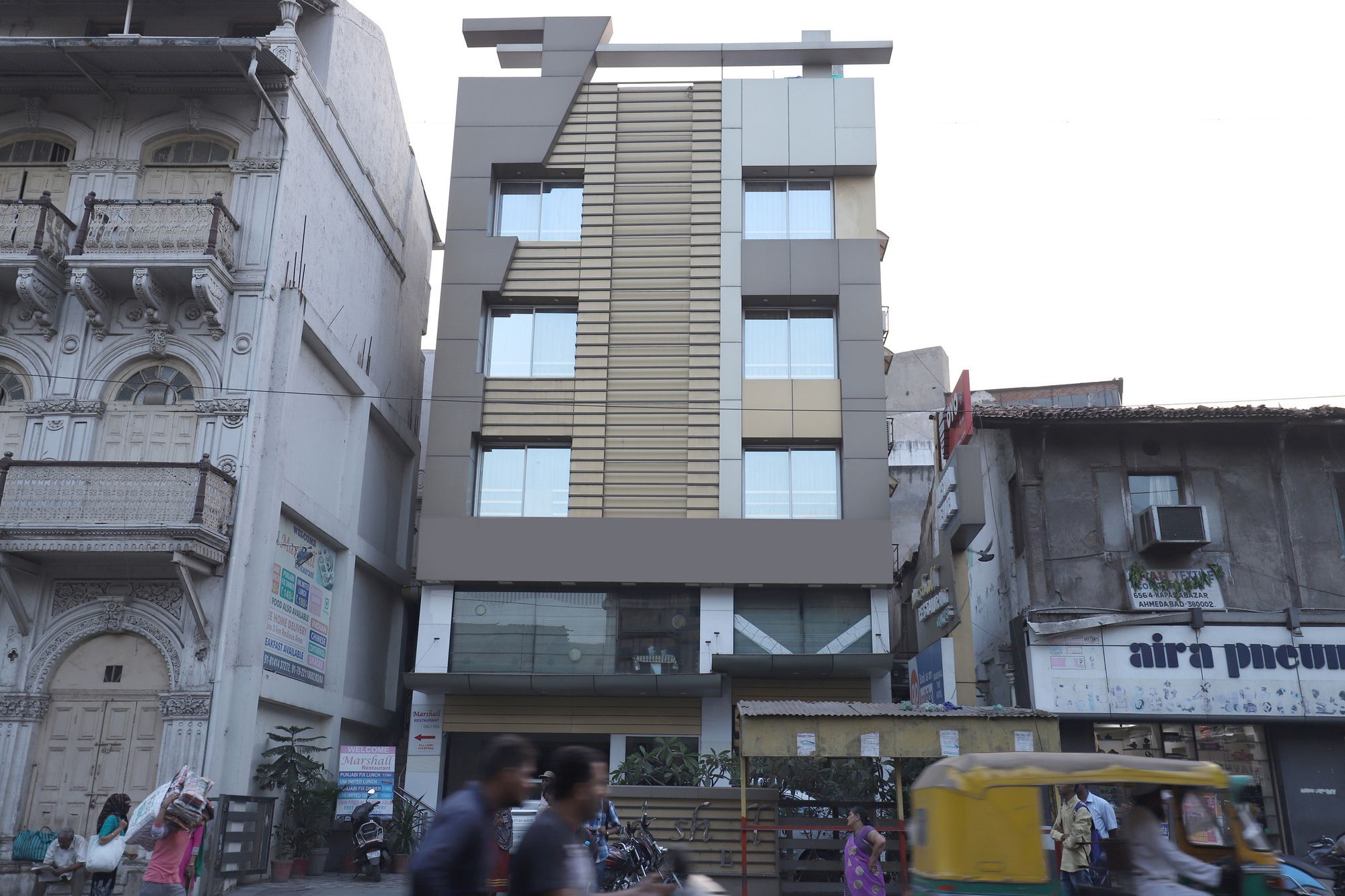 Capital O 978 Marshall The Hotel Ahmedabad Exterior foto