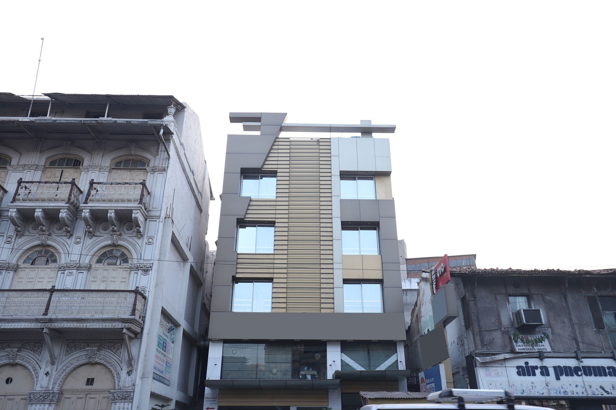 Capital O 978 Marshall The Hotel Ahmedabad Exterior foto